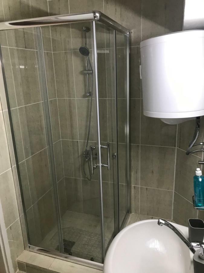 Apartmani Stojanovic Sremska Kamenica Buitenkant foto