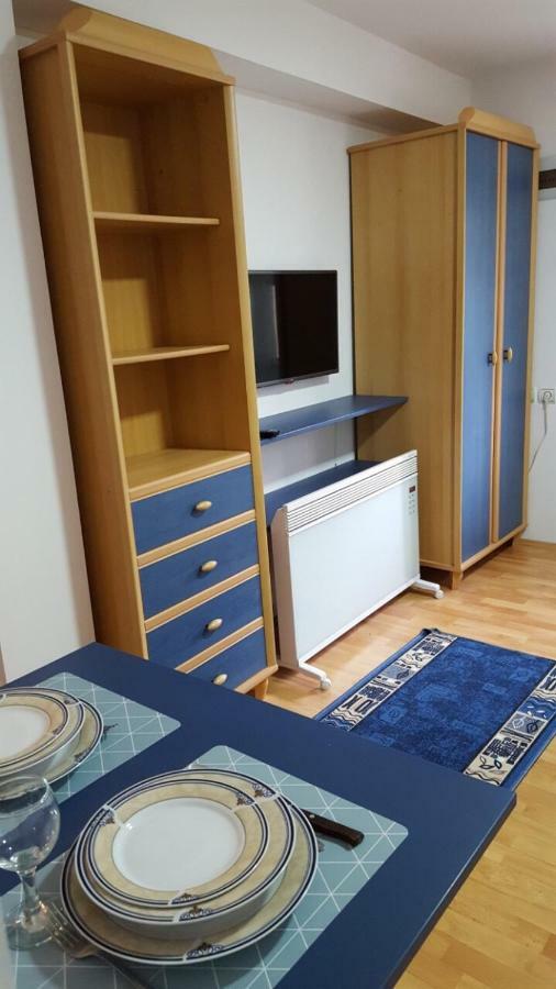 Apartmani Stojanovic Sremska Kamenica Buitenkant foto